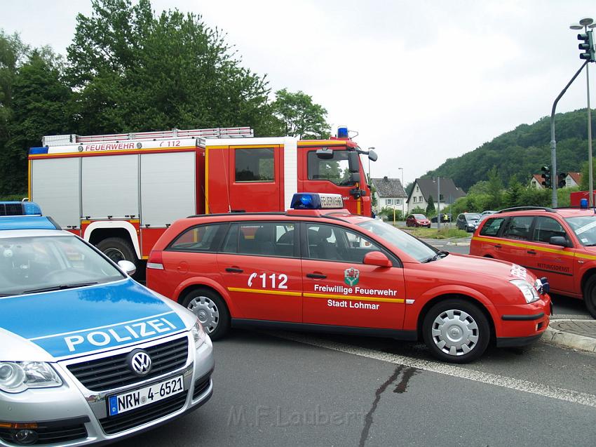 Schwerer Unfall mit Reisebus Lohmar Donrather Dreieck P351.JPG